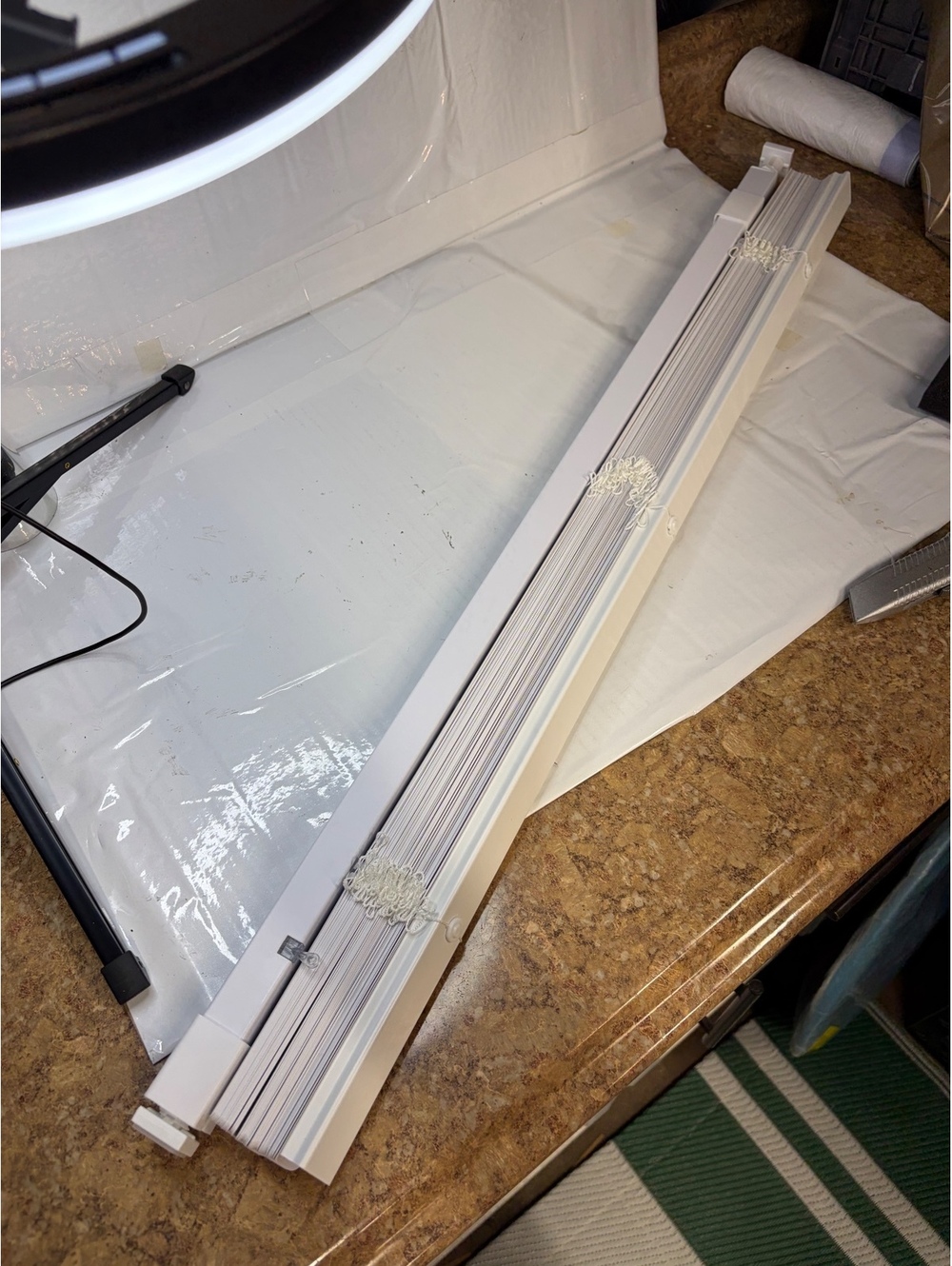 White Horizontal Mini Blinds Window Shade with Adjustable Mounting Hardware 36”